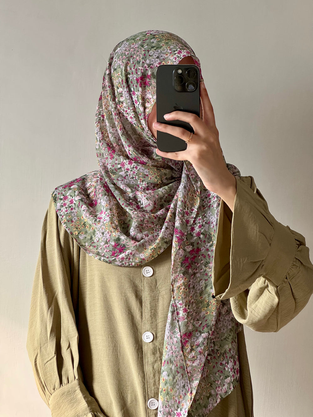 Pistachio Luna Abaya