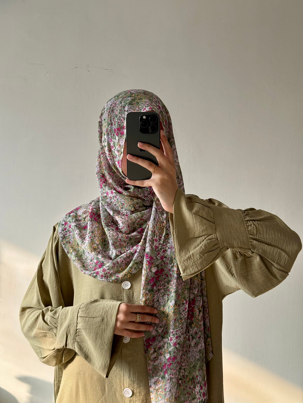 Pistachio Luna Abaya