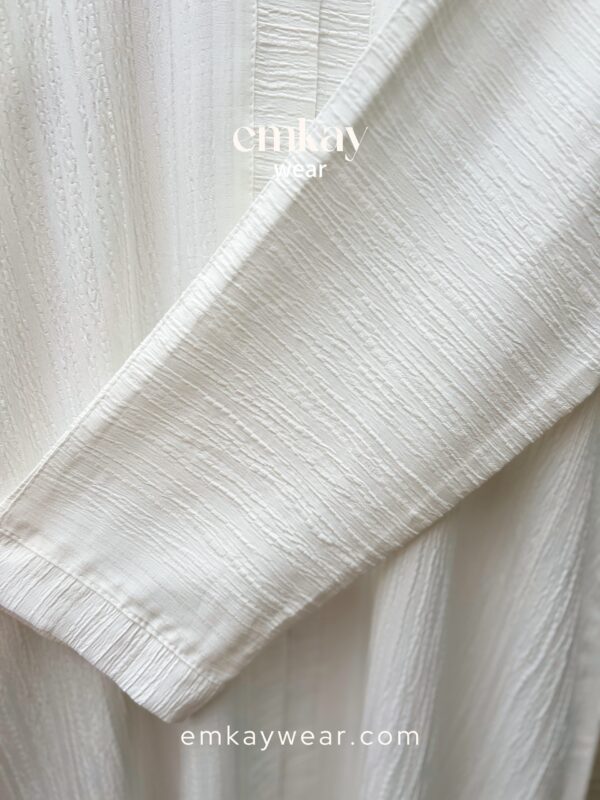 White Crushed Abaya - Image 4