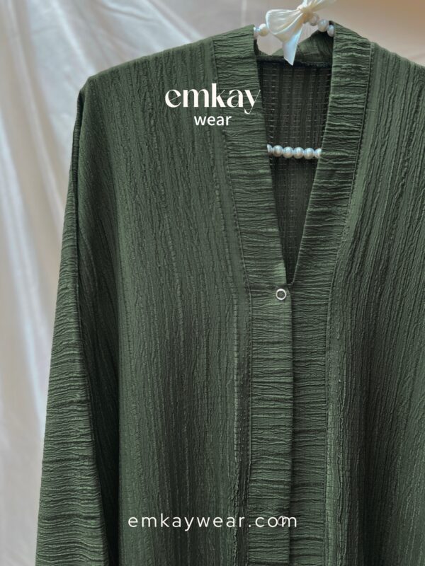 Olive Green Crushed Abaya - Image 3