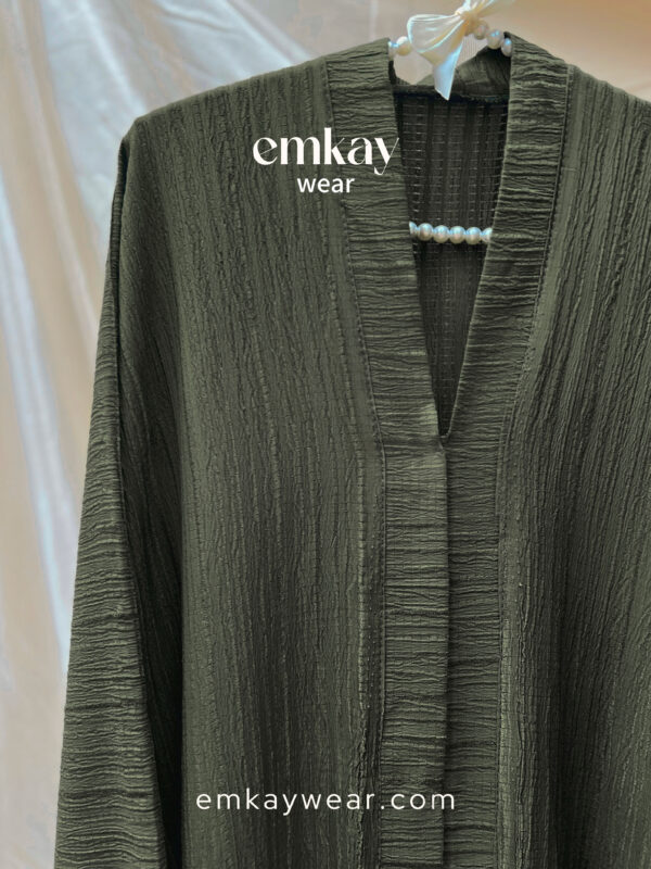 Olive Green Crushed Abaya - Image 3