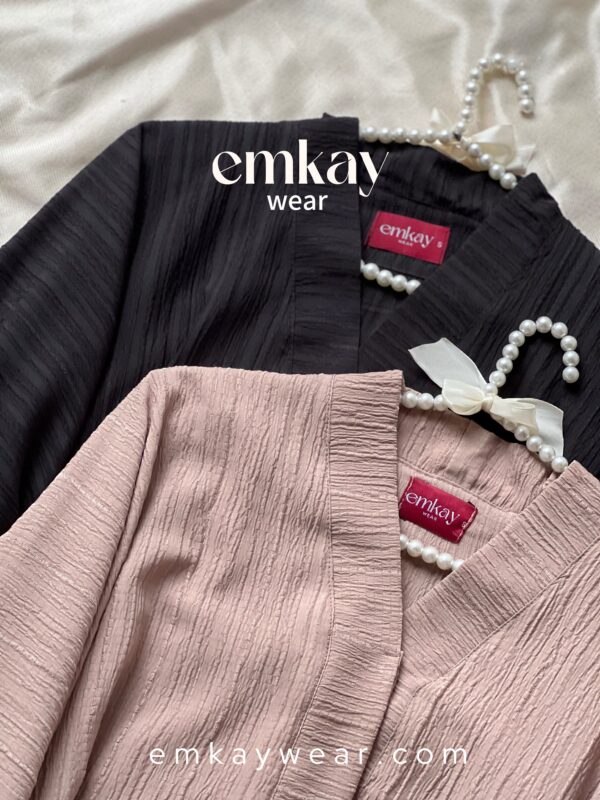 Beige Crushed Abaya - Image 4