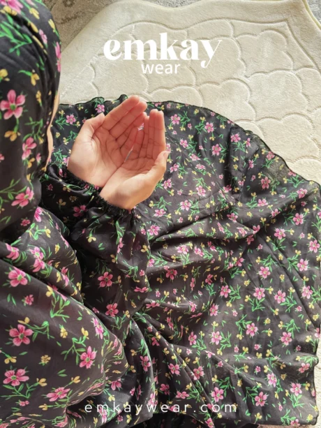 Prayer Wear - Black 03